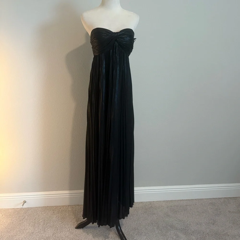 RETEOFETE STRAPLESS XXS - Elegant Black Strapless Gown - Picture 7 of 12
